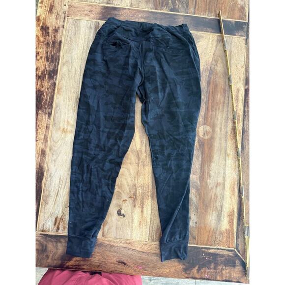 Alphalete Women's Black High Rise Camouflage Print Joggers Pants Size Medium - Picture 4 of 4